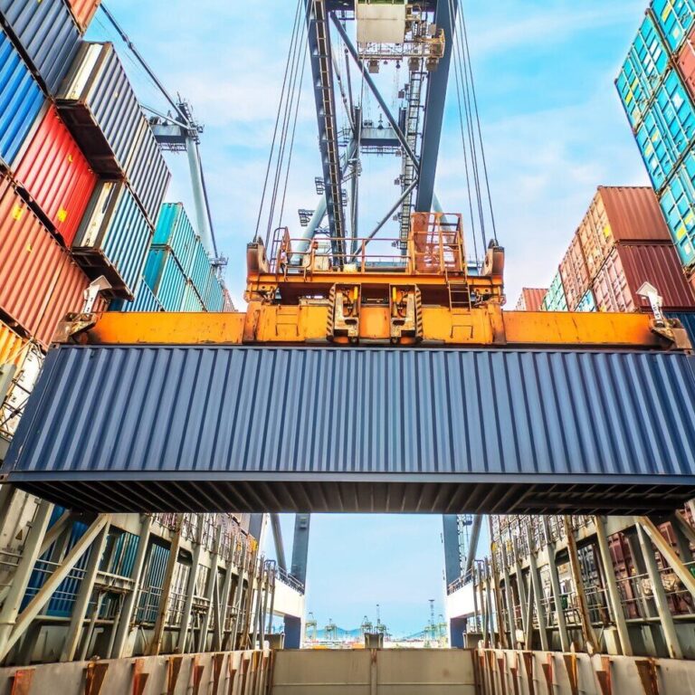 Points to Remember While Hiring Containers for Trading Equipment